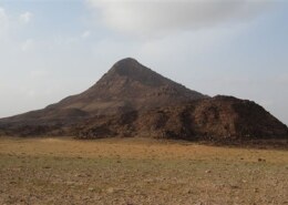 ما تفسير رؤية الجبل في المنام وعلاقته بالمرور ببعض المشكلات؟